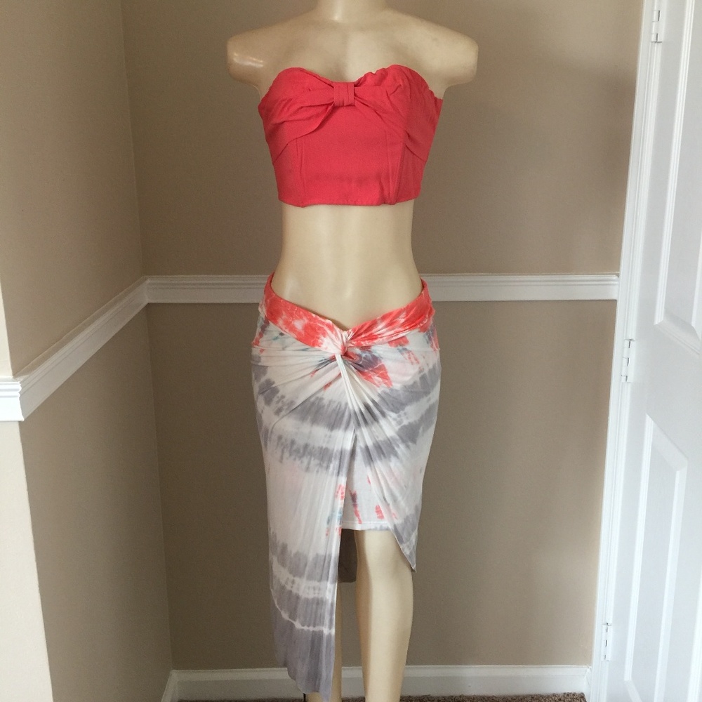  LIKE NEW Beautiful Summer Outfit 